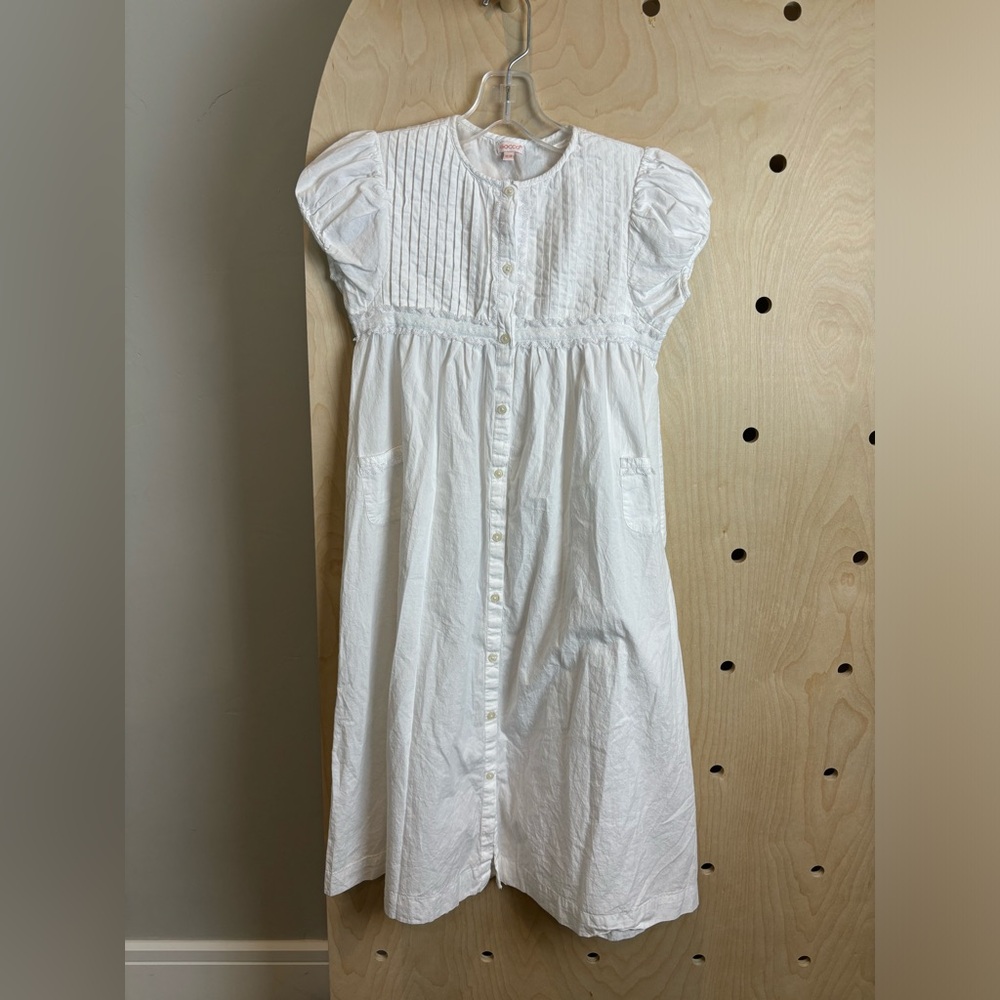 Gocco White Cotton Girls Smocked Button Down Dress Size 11-12 Years